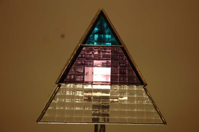 Appliques murales et vitrail 232 pyramide