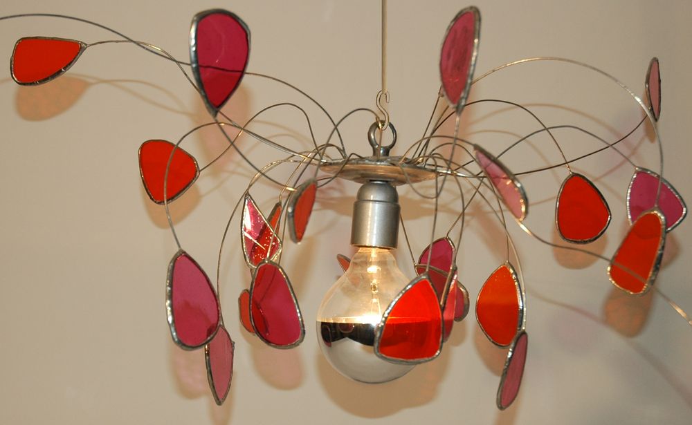 lampe suspendue -  pétales rouges